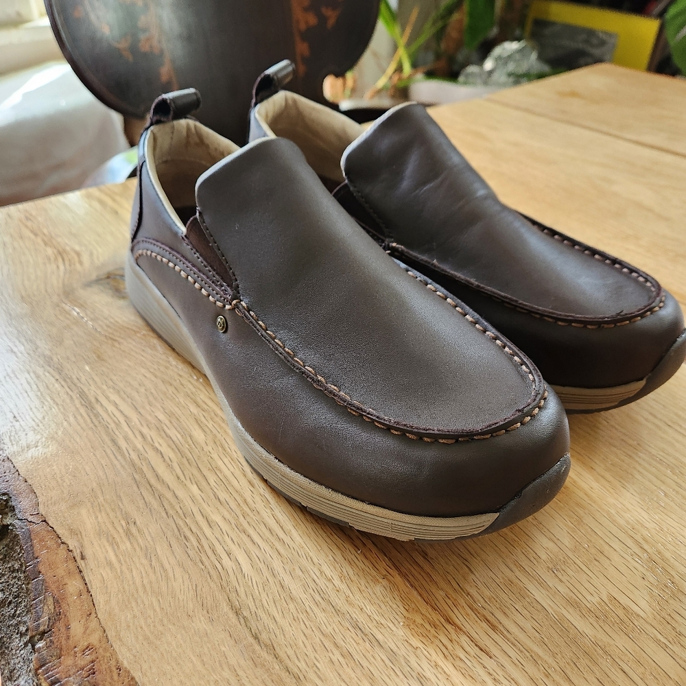 Duluth Trading Co Men's Size 11 W Tower Hill Brown Leather Slip‎ On Loafer Shoes